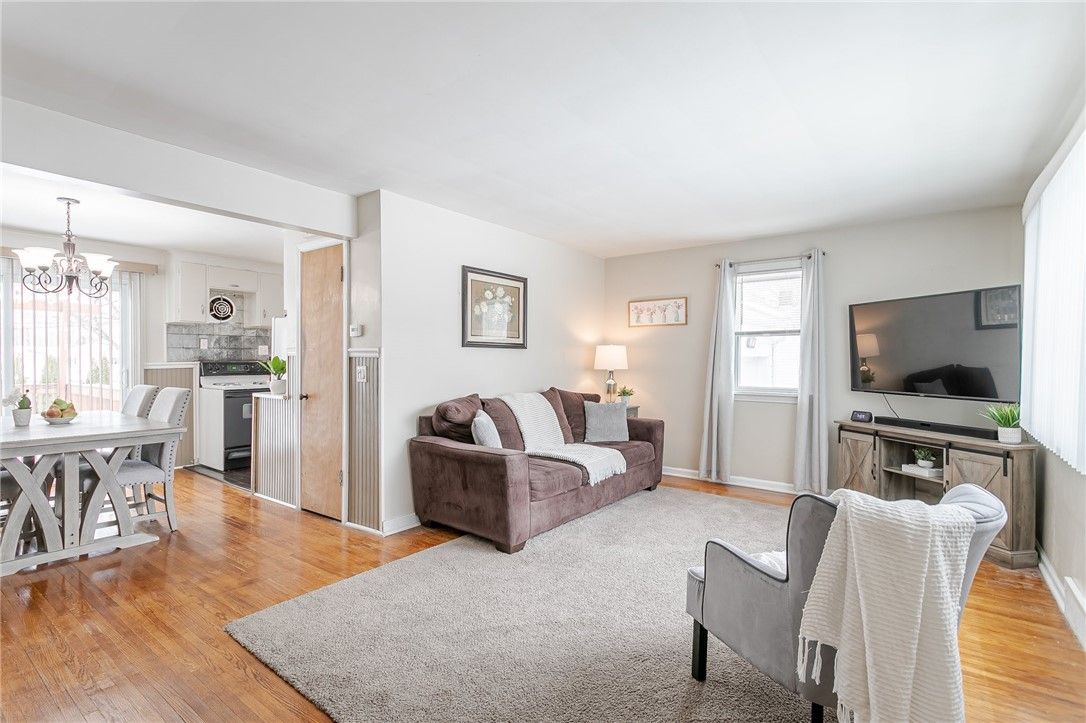 32 W Garden Drive