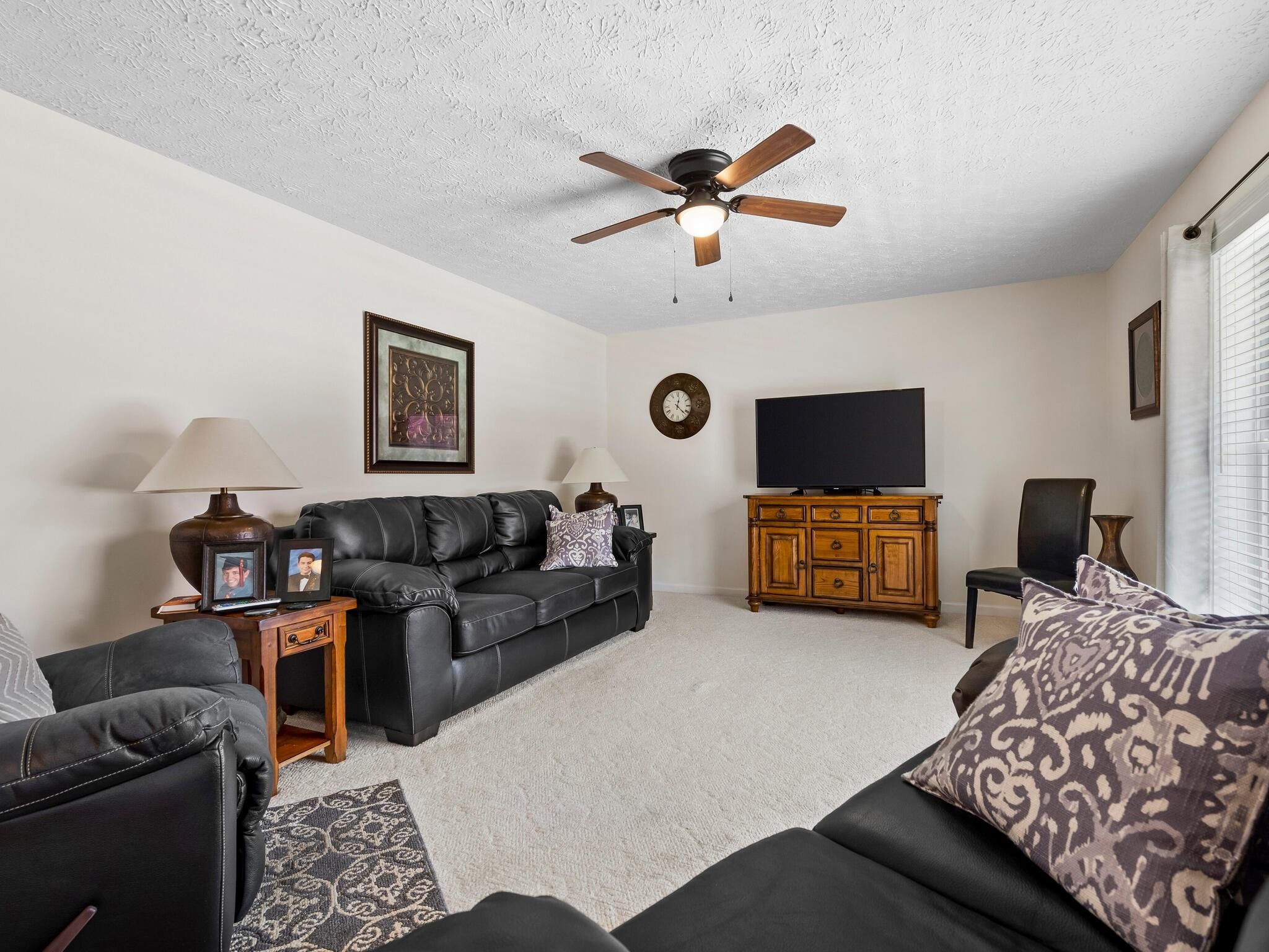5 Spanish Oaks Drive