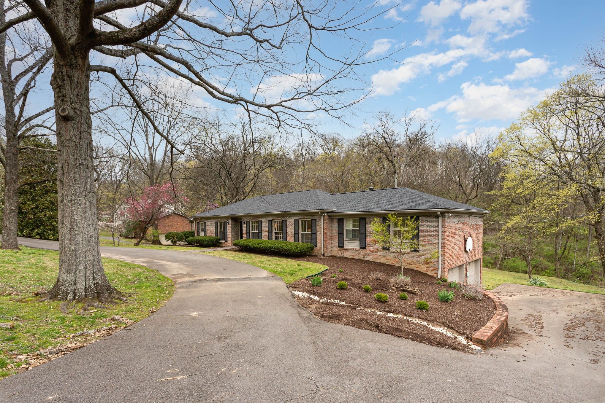 2224 Chickering Ln