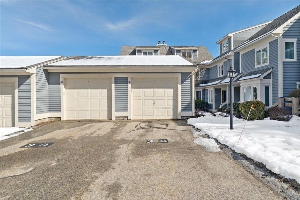 38 Landing Dr