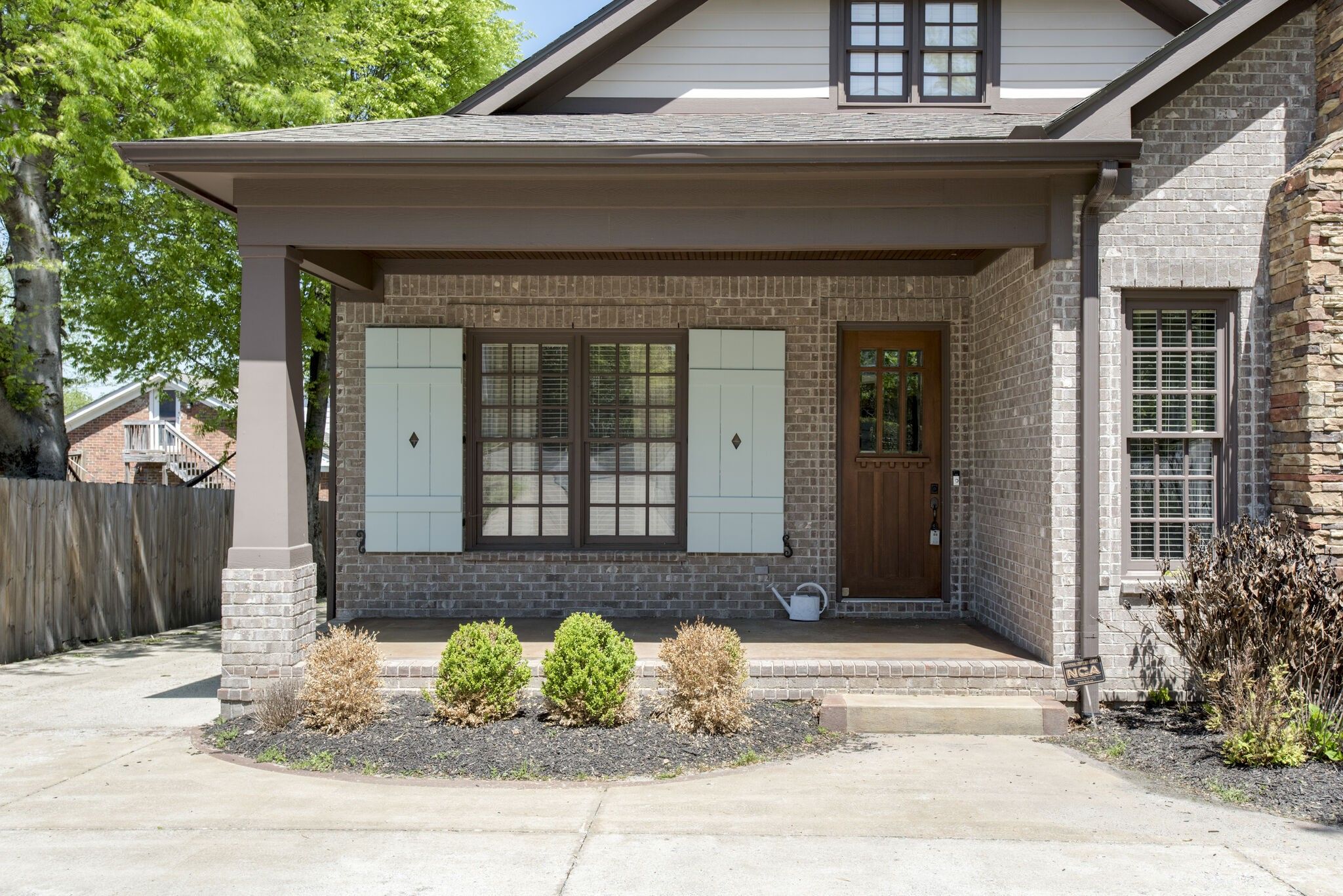 2416b Abbott Martin Rd