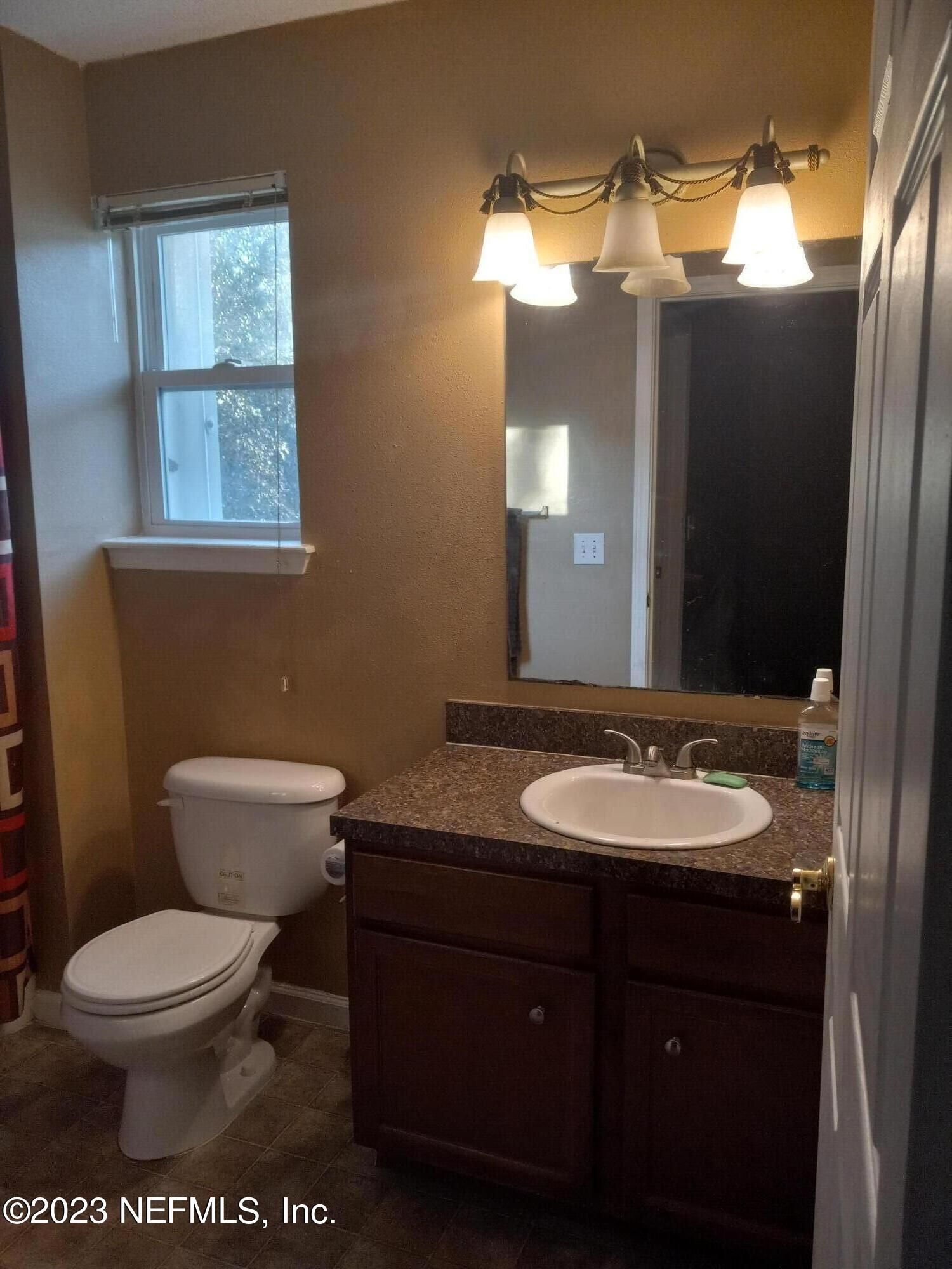 2541 Haywood Estates Ln