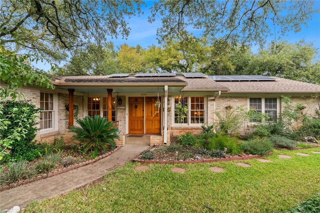 2600 Foxglen Drive