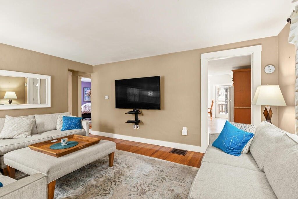 33 Winthrop Street Ext