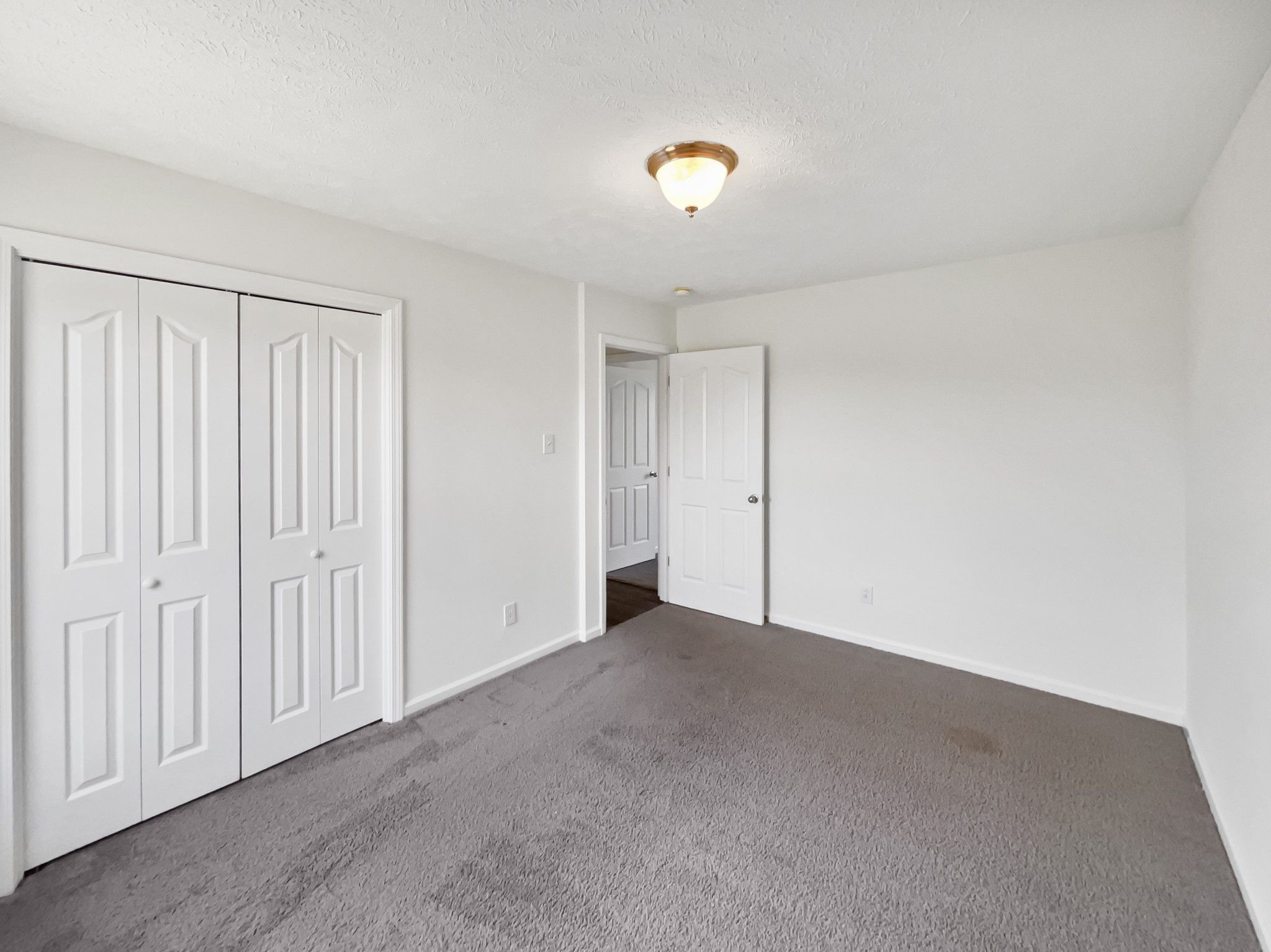 3984 Lakewood Dr