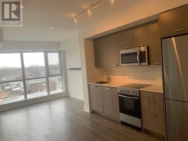 #520 -2301 DANFORTH AVE