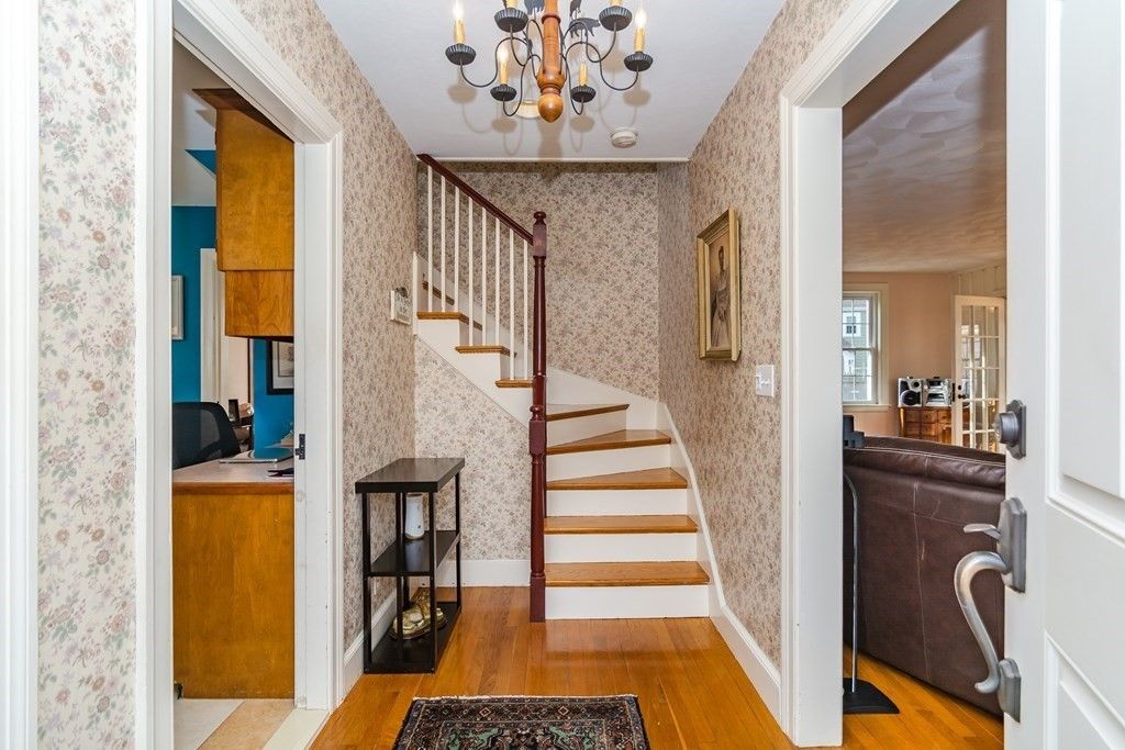 2 Lakeview Dr