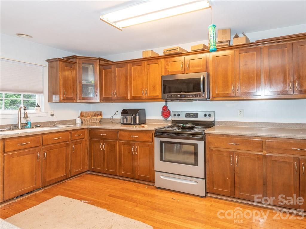 2011 Saye Brook Drive