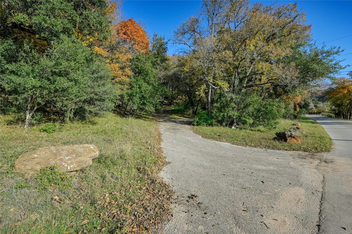 2500 N River Hills Road