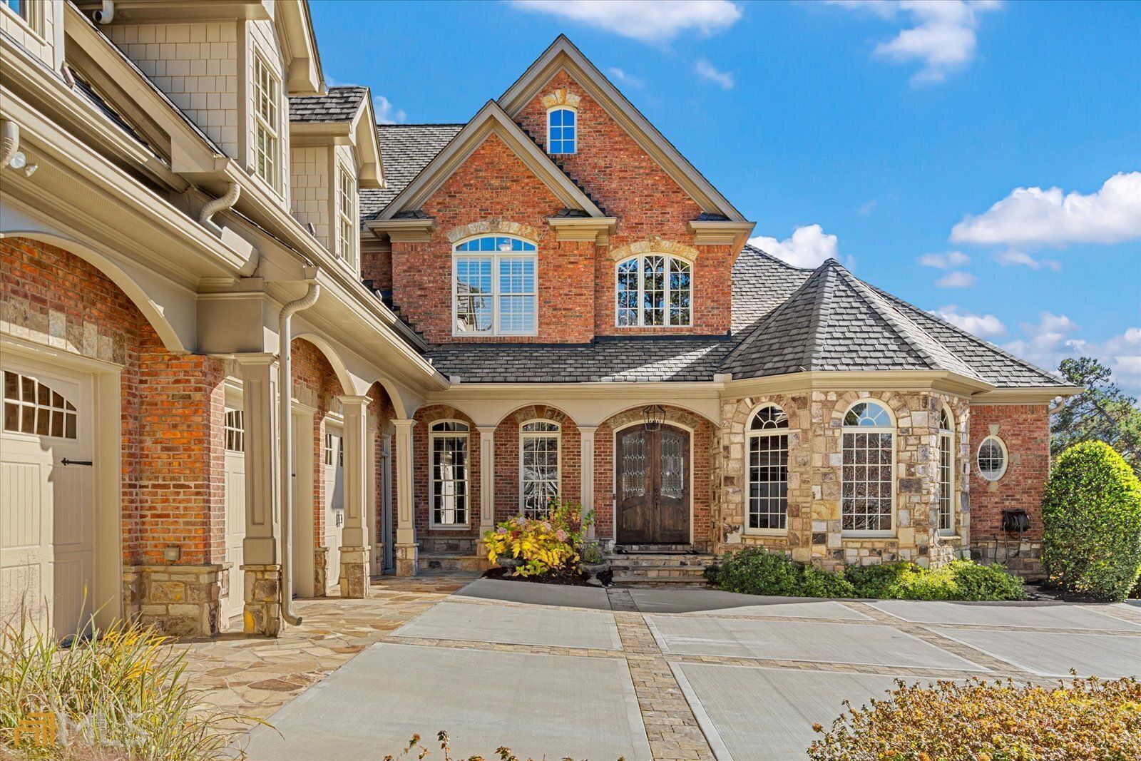 6243 Woodlake Drive