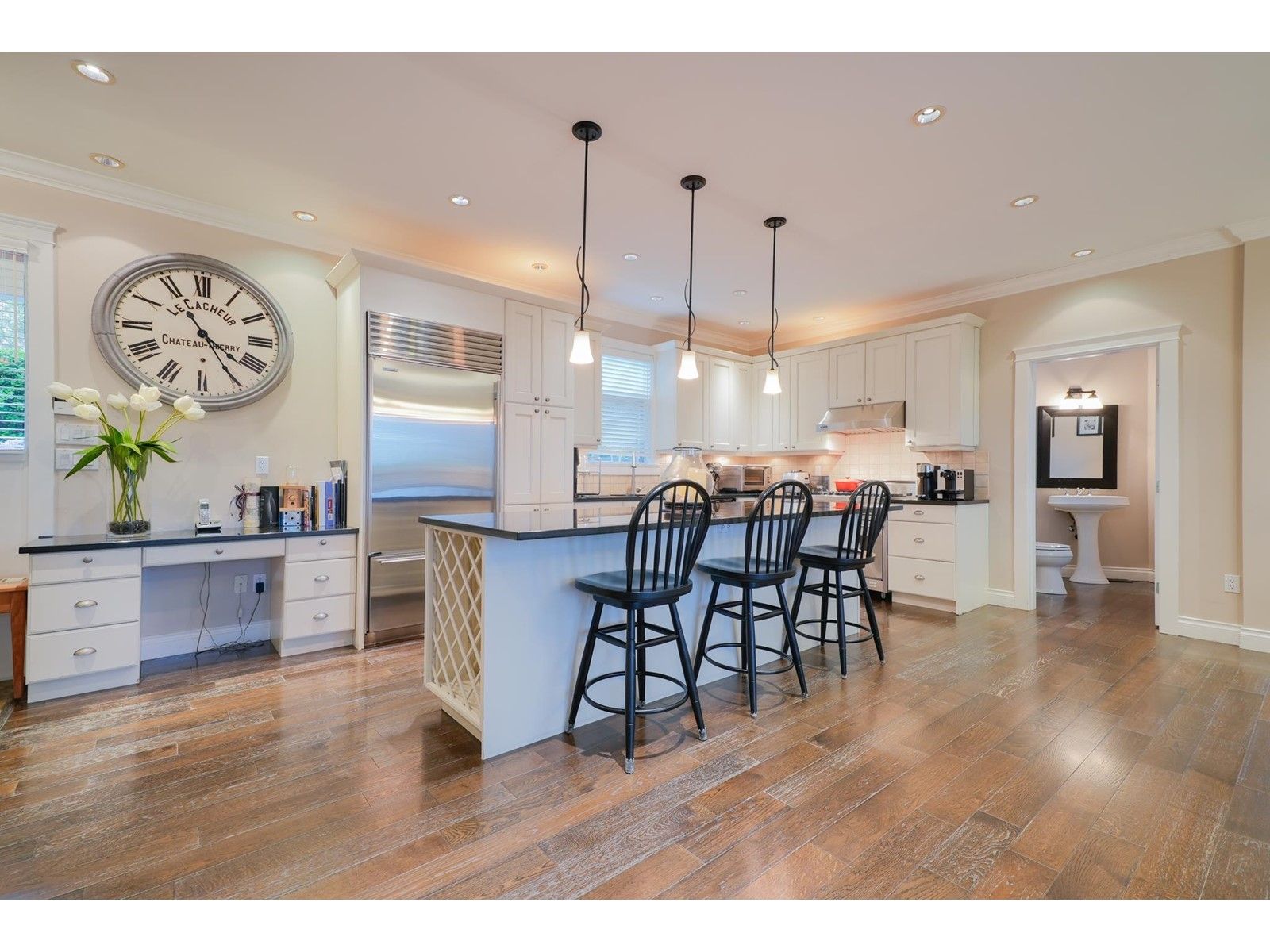 4527 MARINEVIEW CRESCENT