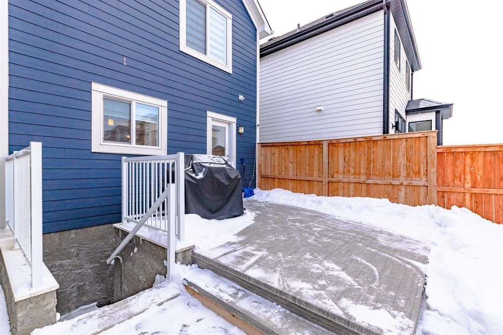 262 Masters Row SE
