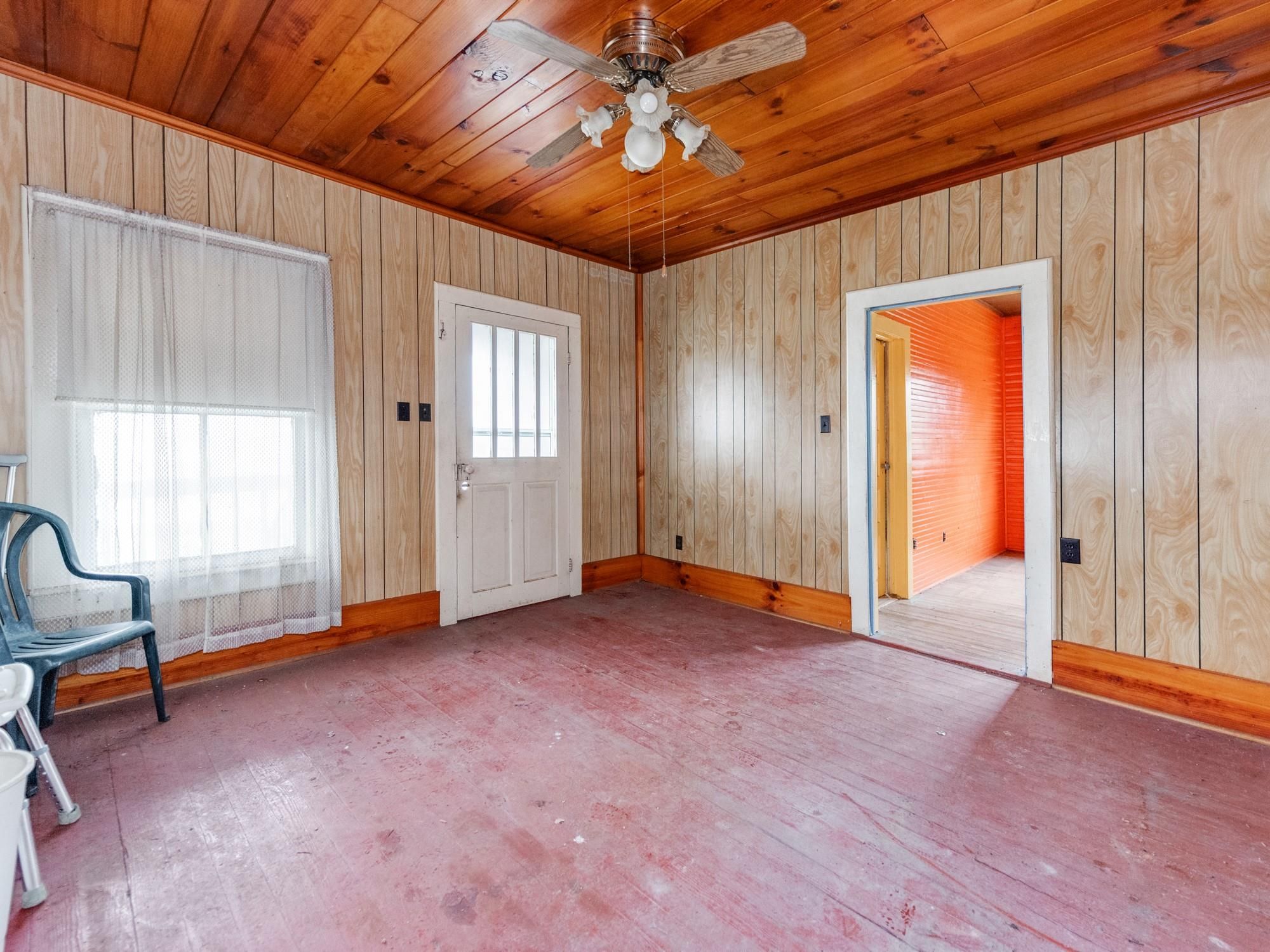 407 Railroad Avenue