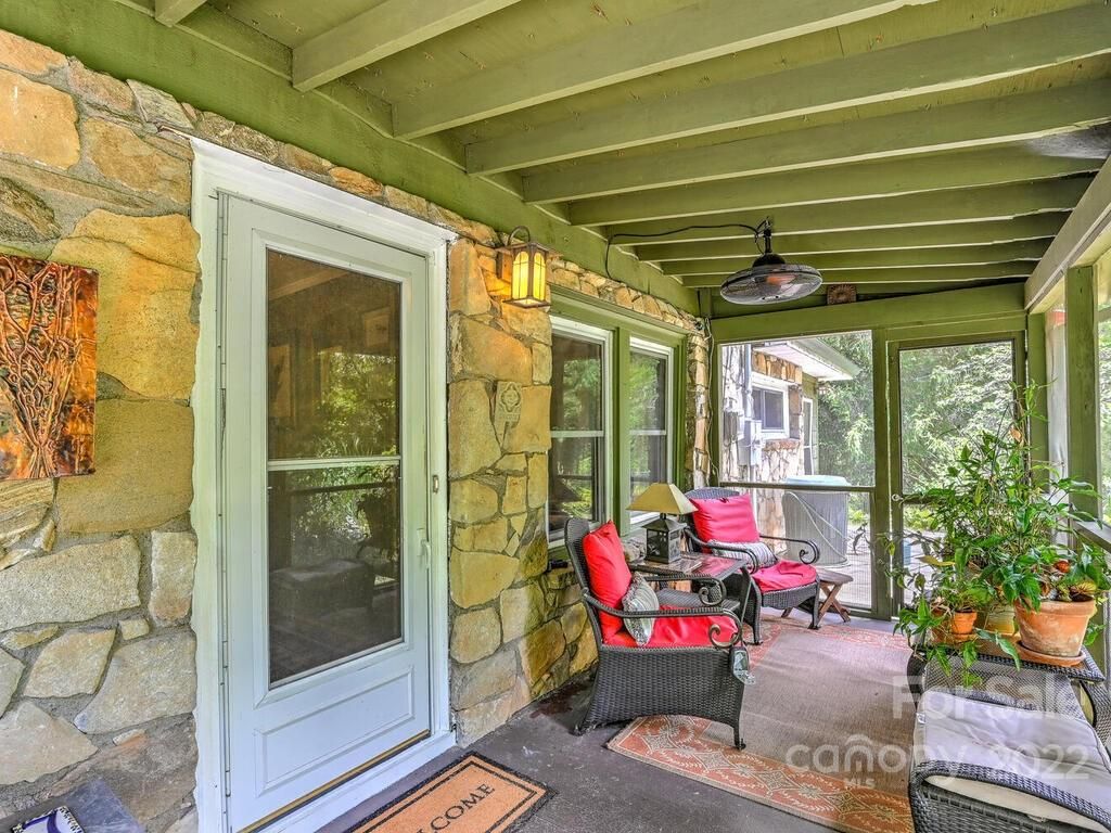 7 Beaverdam Knoll Road