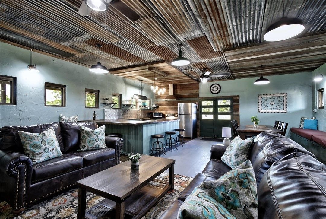 3762 Ranch Road 1623