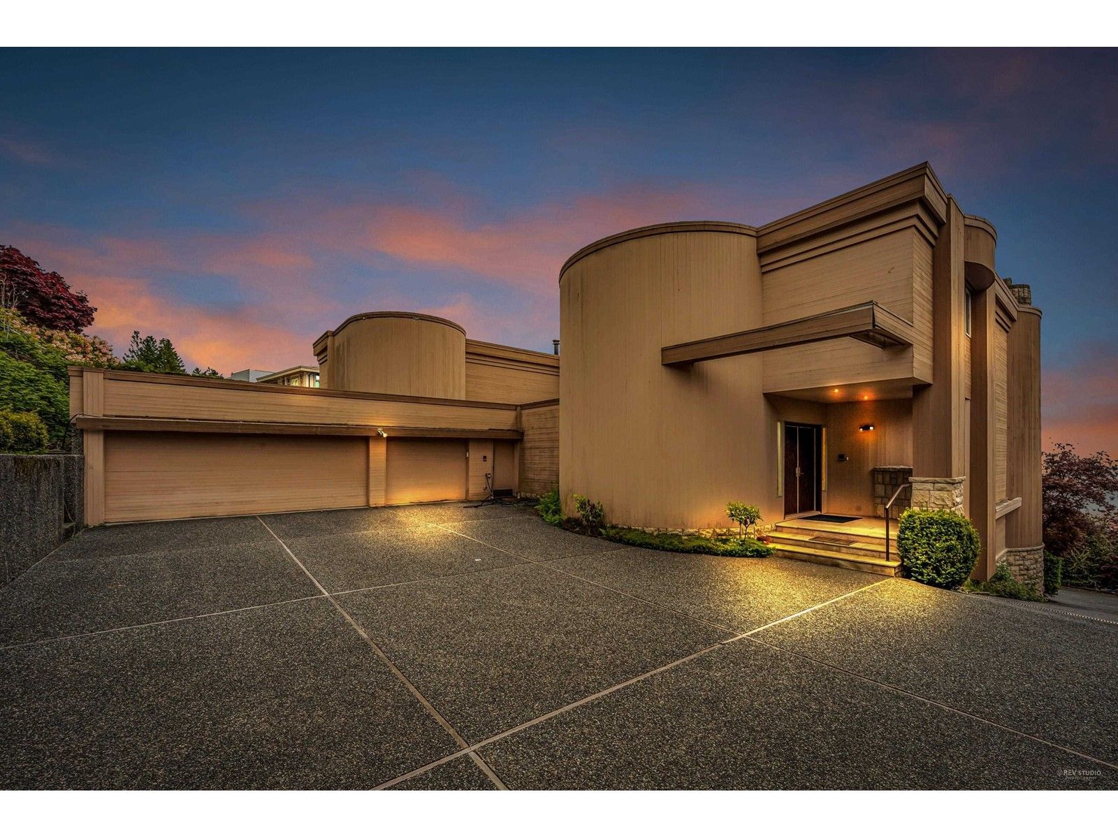 2539 WESTHILL DRIVE