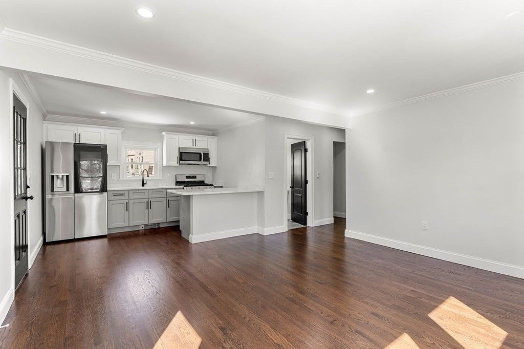 30 Troy Rd