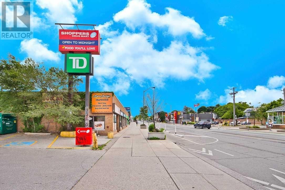 1684 DANFORTH AVE