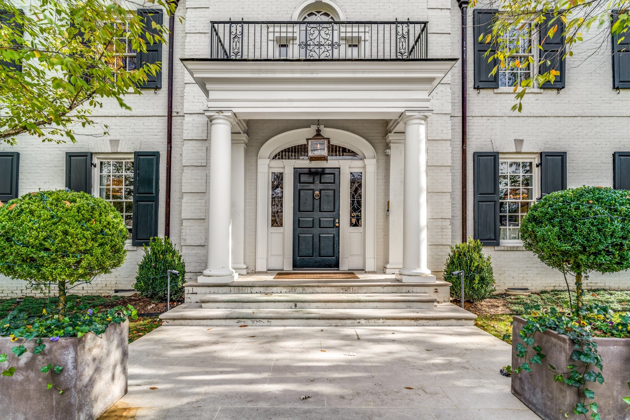 1216 Canterbury Dr