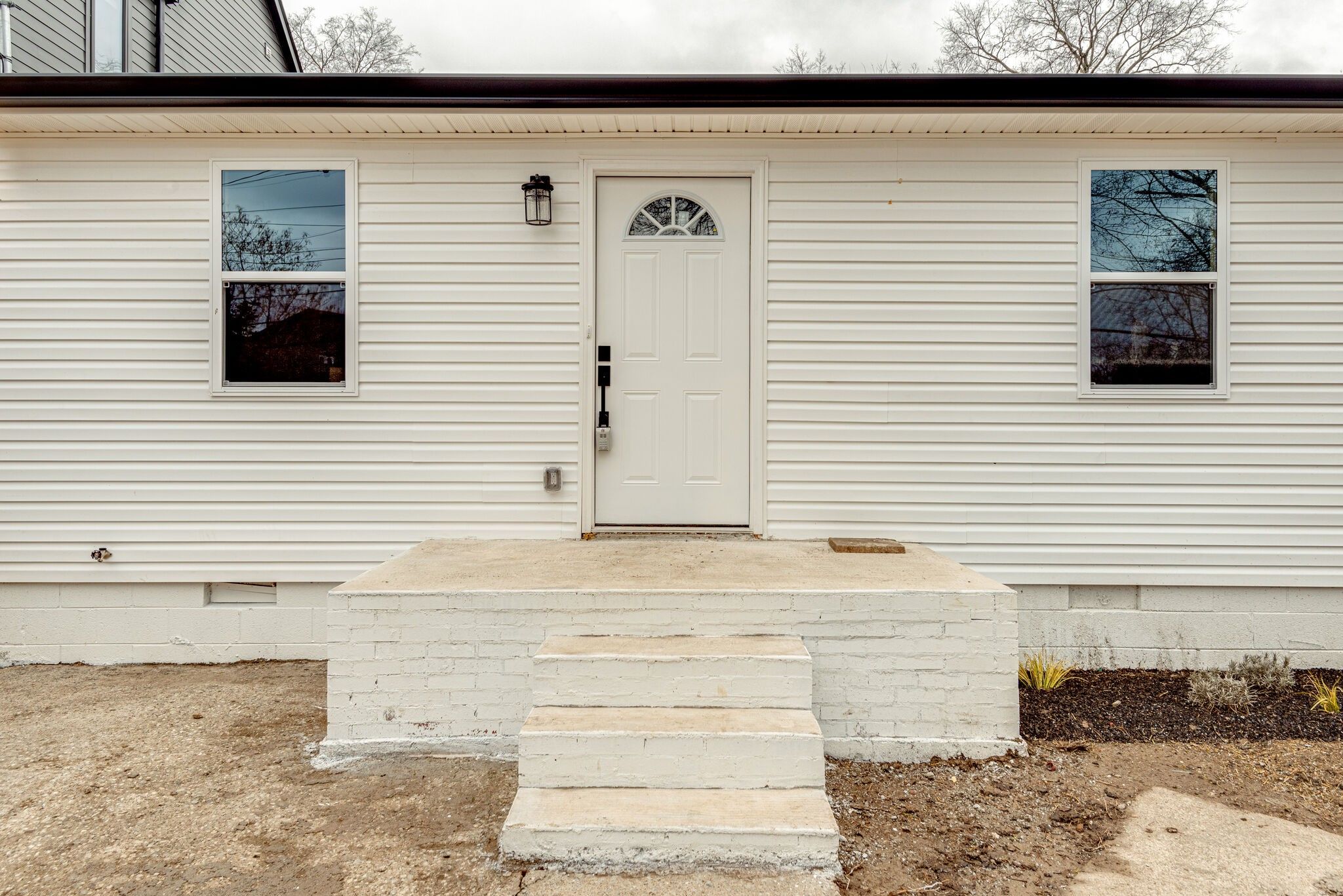 2821 Clifton Ave