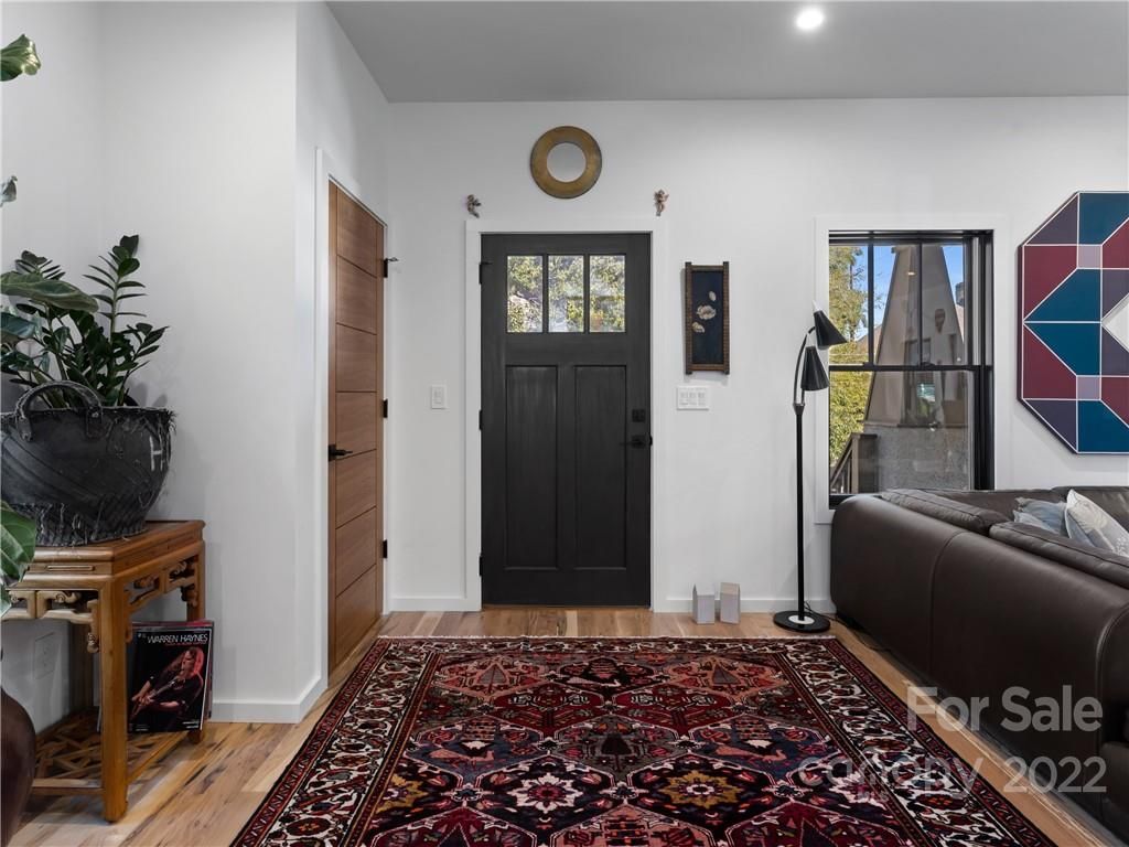 8 Short Street