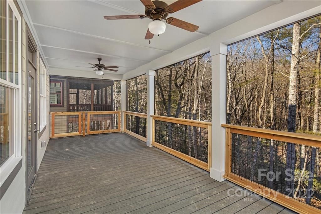 235 Hogans View Circle