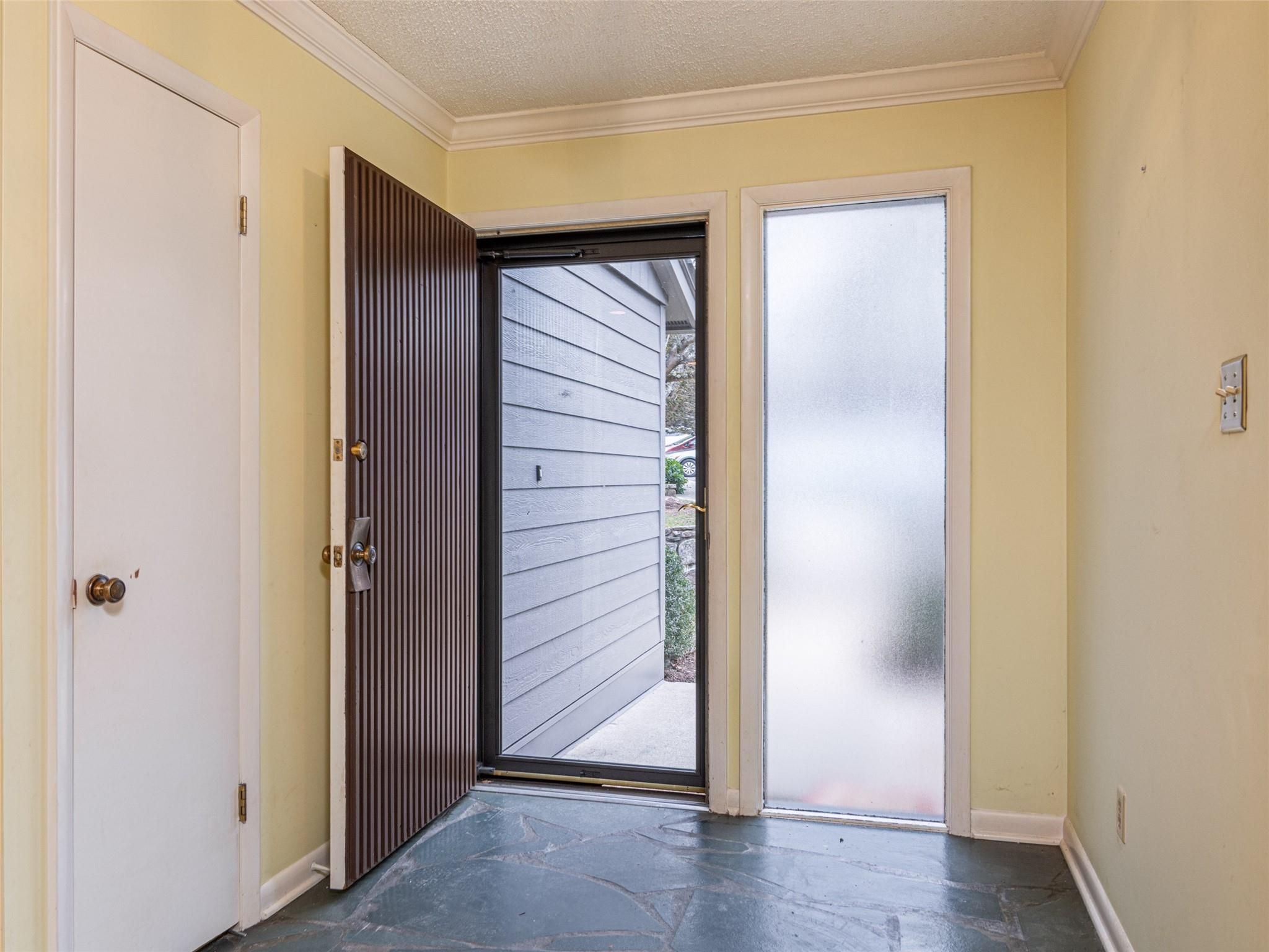 518 Crowfields Lane
