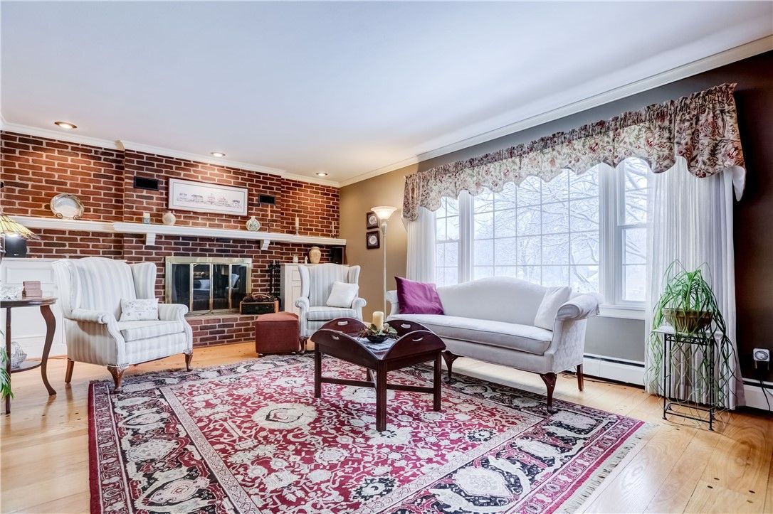 10 Woodland Road