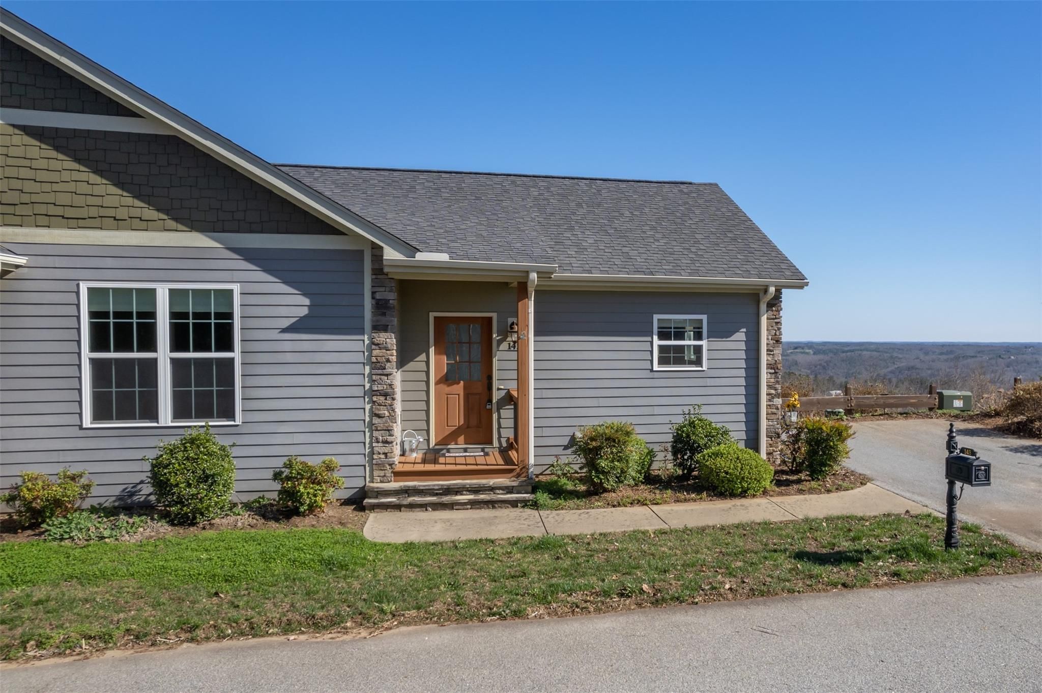 143 Red Hawk Knoll