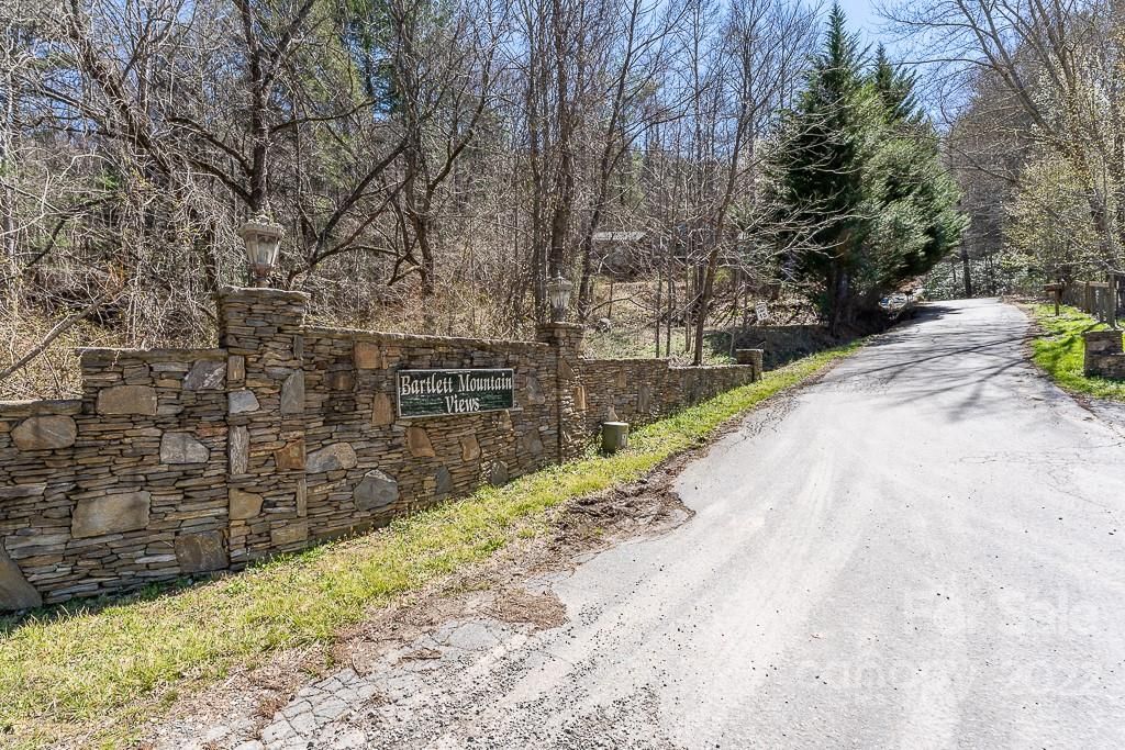 99999 Bartlett Mountain Road