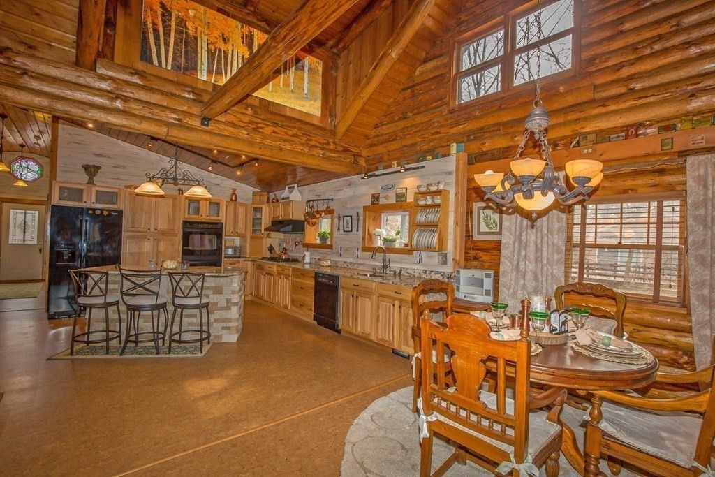 302 Fox Den Rd