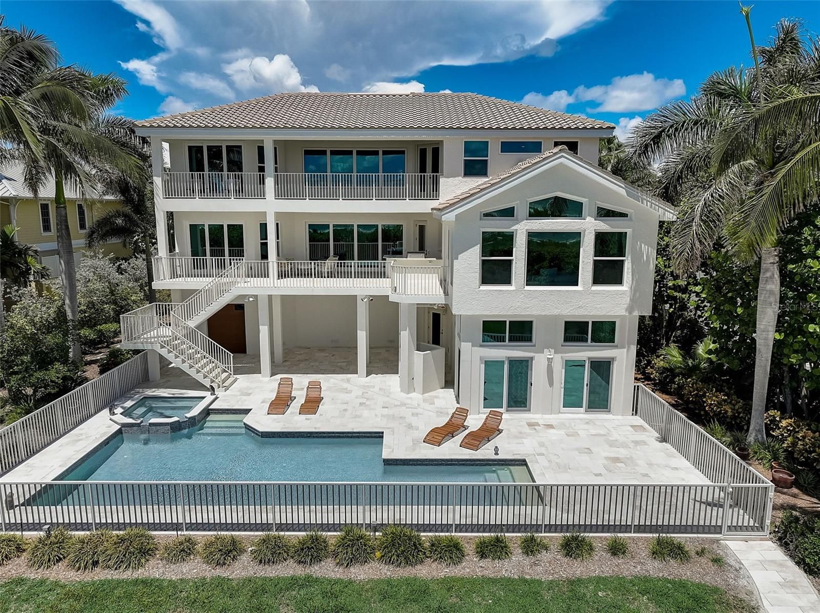 6877 Gulf Of Mexico Drive