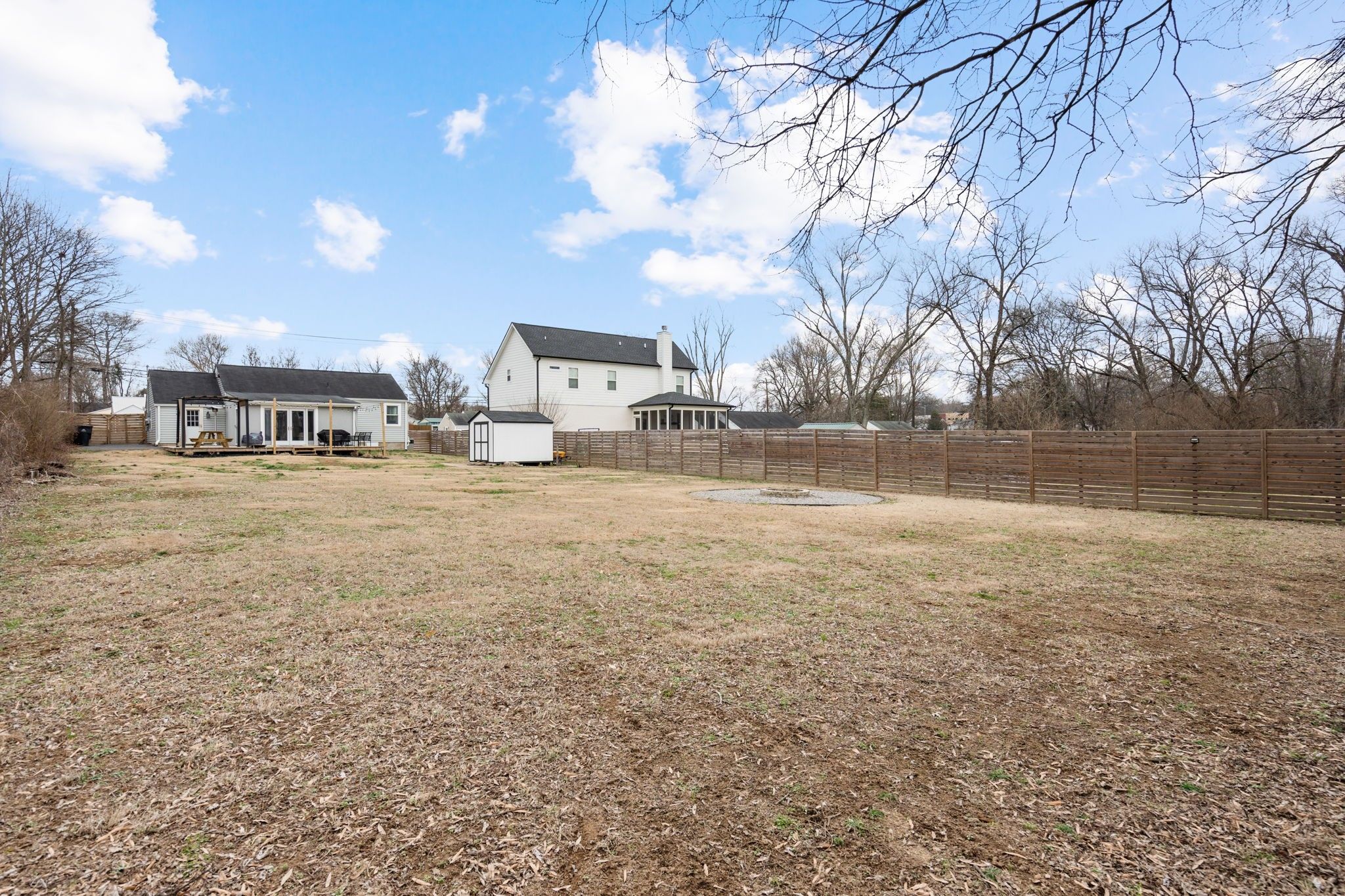 2824 Colonial Cir