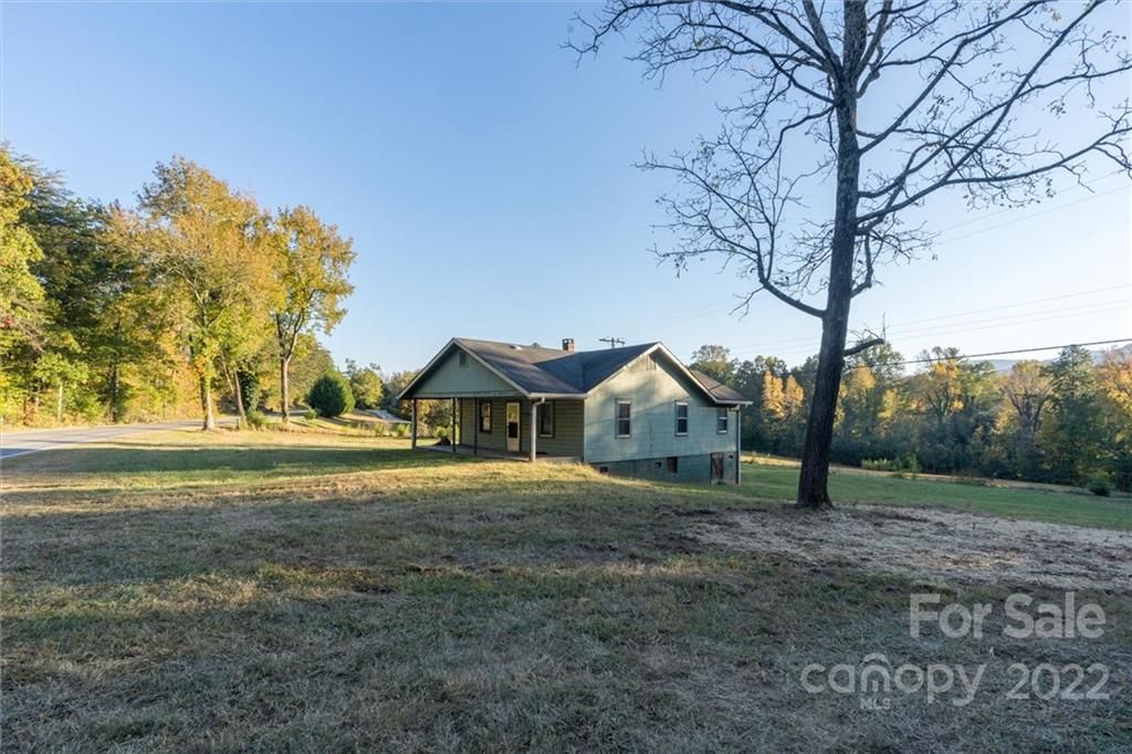 979 Howard Gap Road