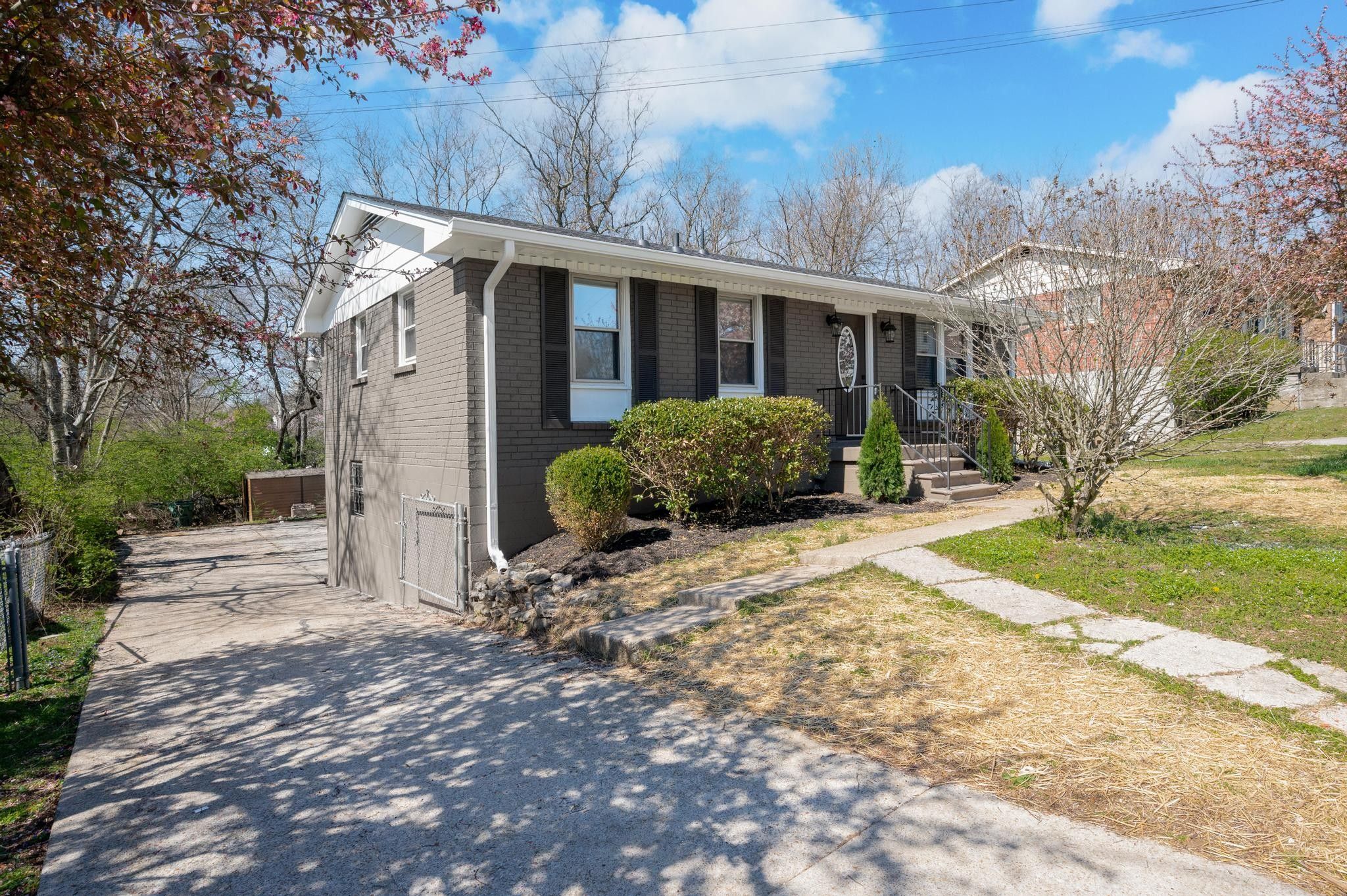 2506 Oakwood Ave