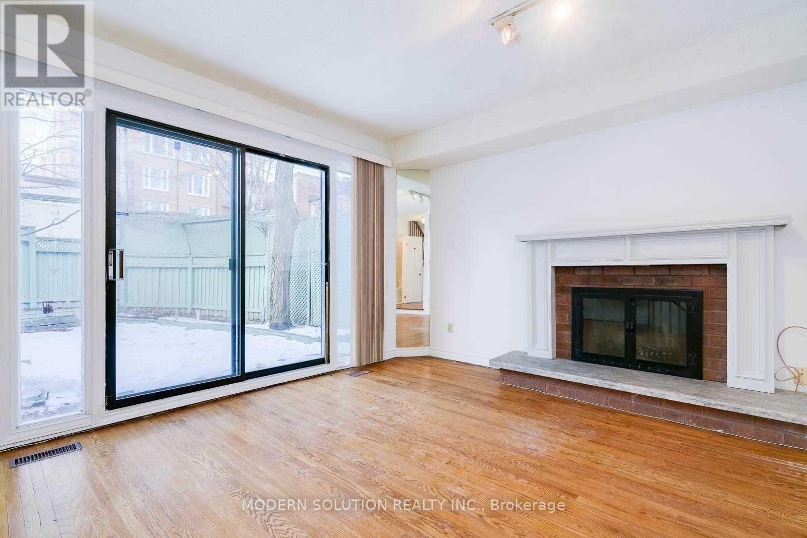 26 HAZEL AVE