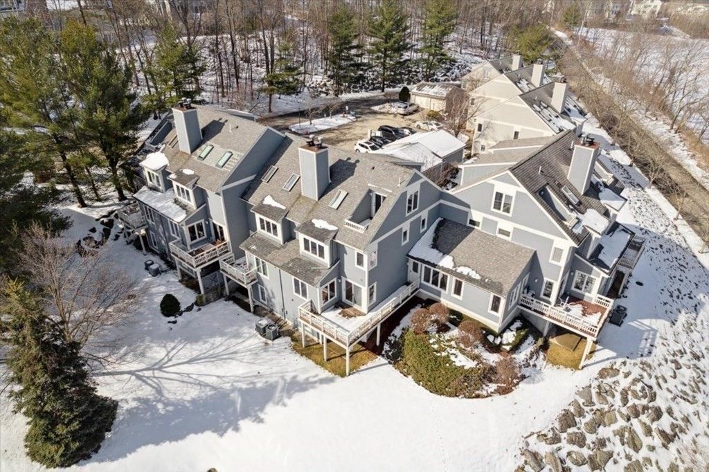 38 Landing Dr