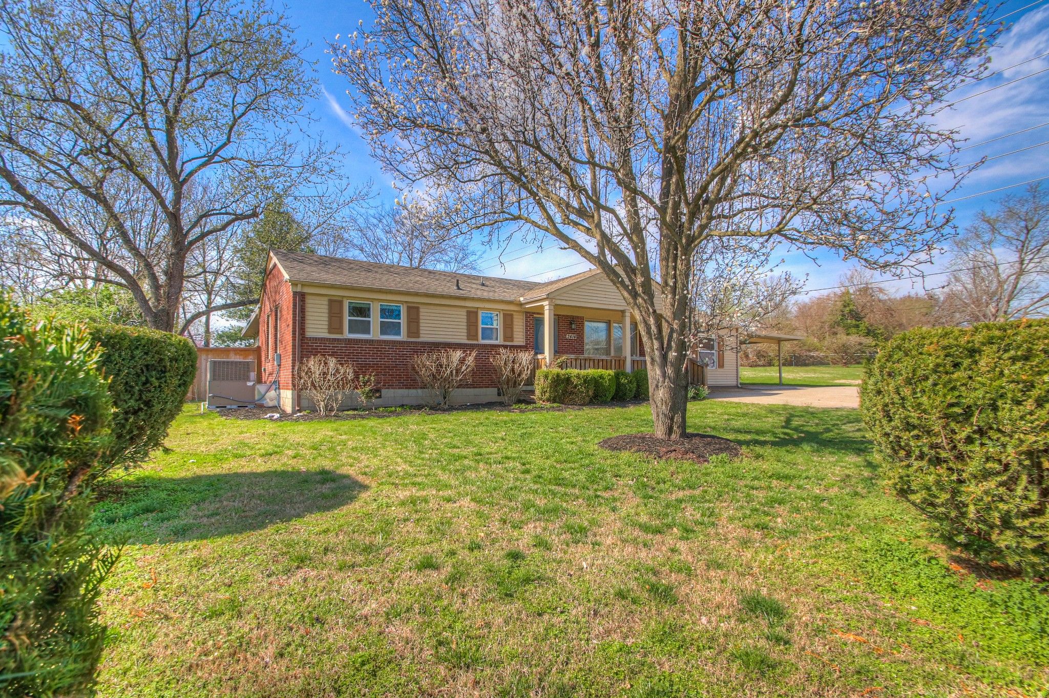 2414 Springview Dr