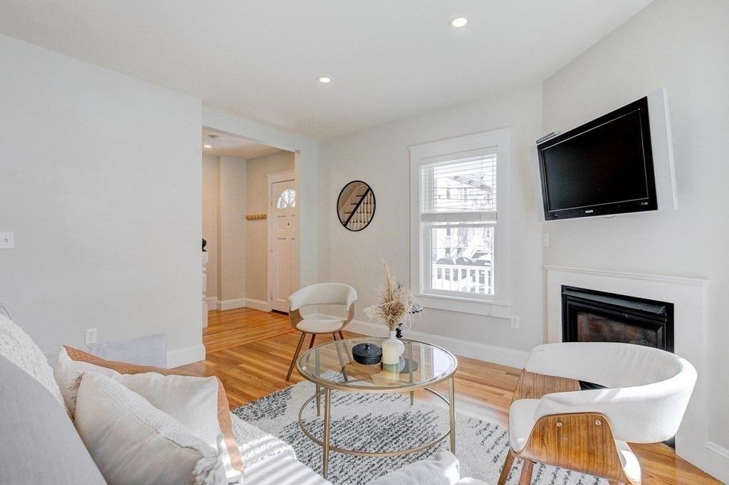 25 Elmwood St