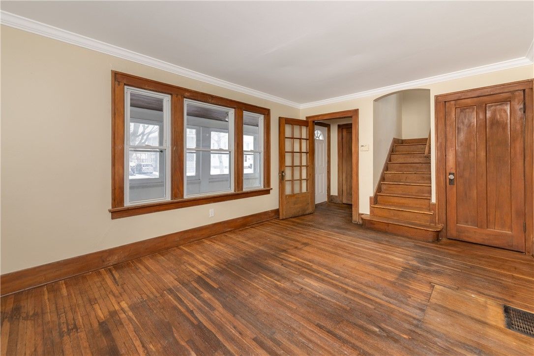 26 Knickerbocker Ave