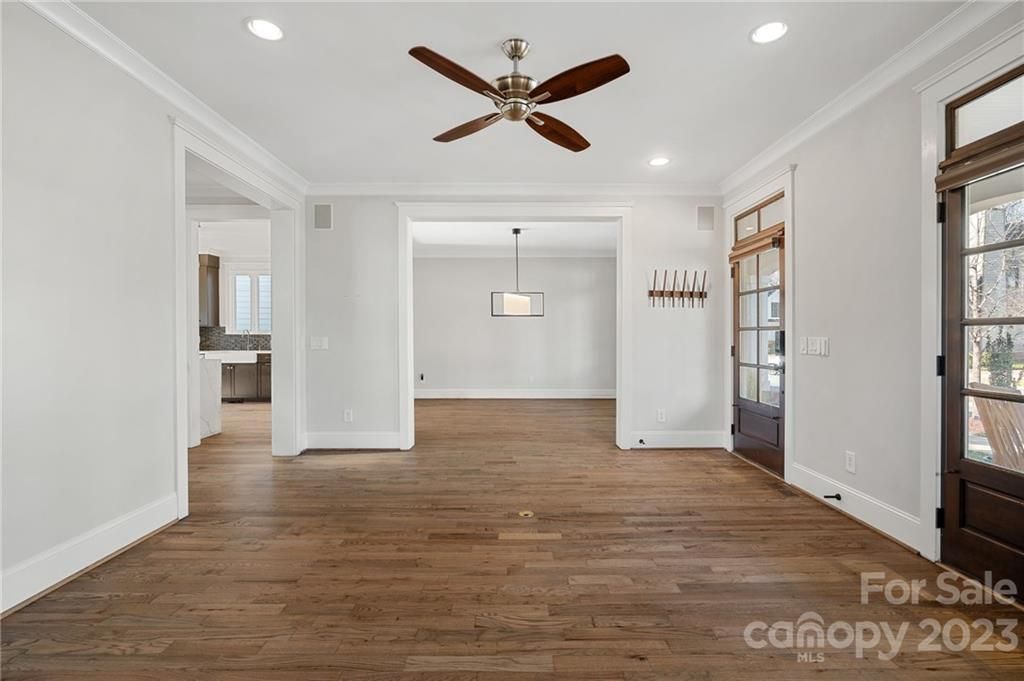 1016 Urban Place