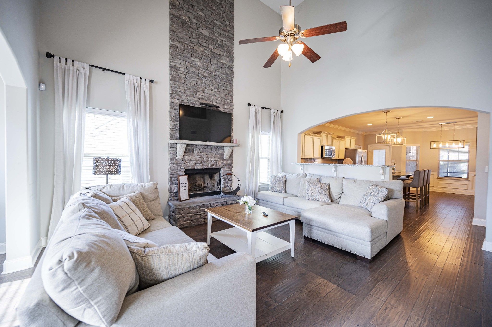 5915 Enclave Dr