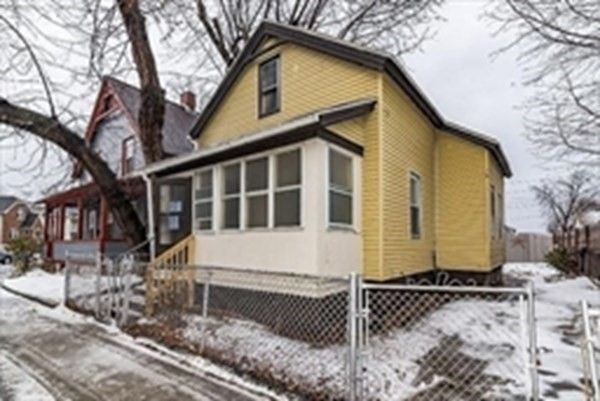 15 Manhattan St