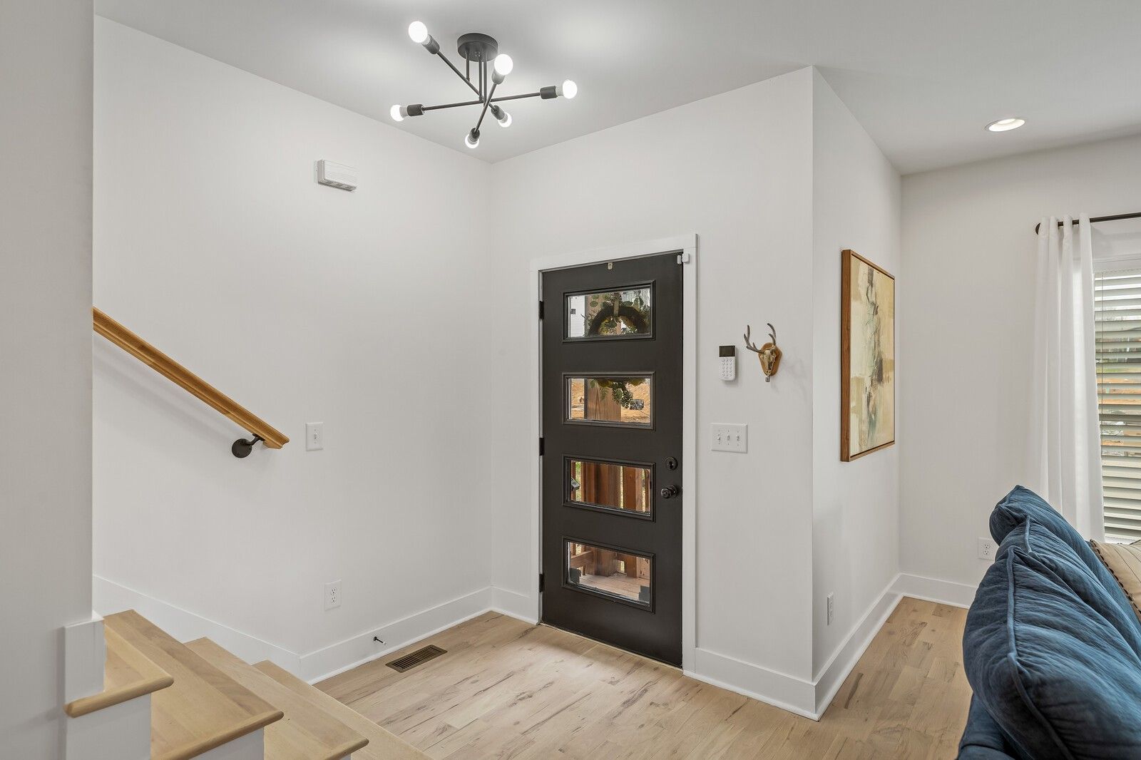 207 Eisenhower Dr