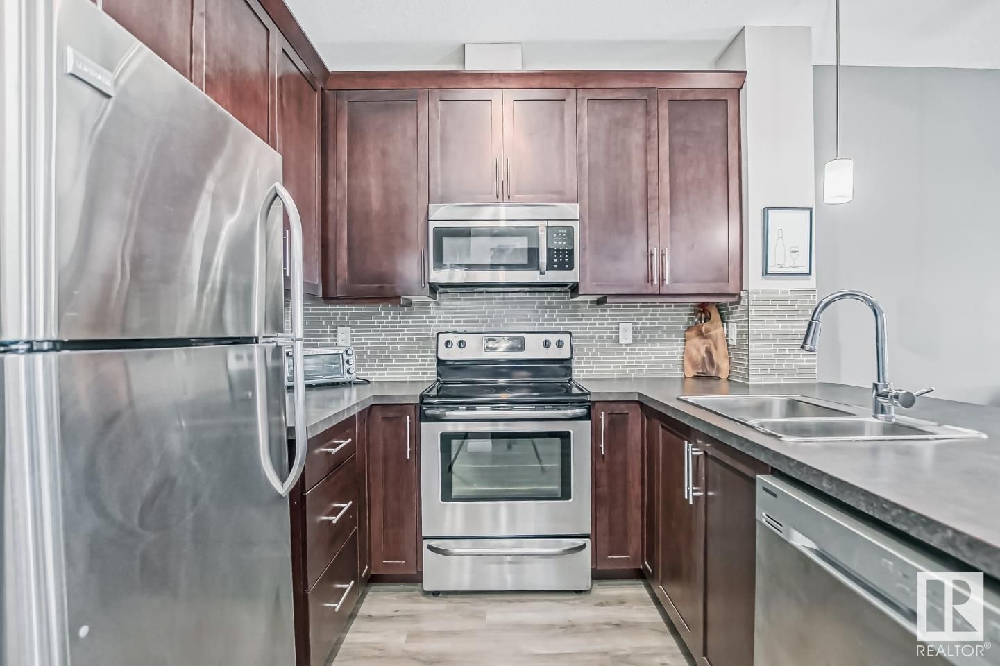 #410 2588 ANDERSON WY SW