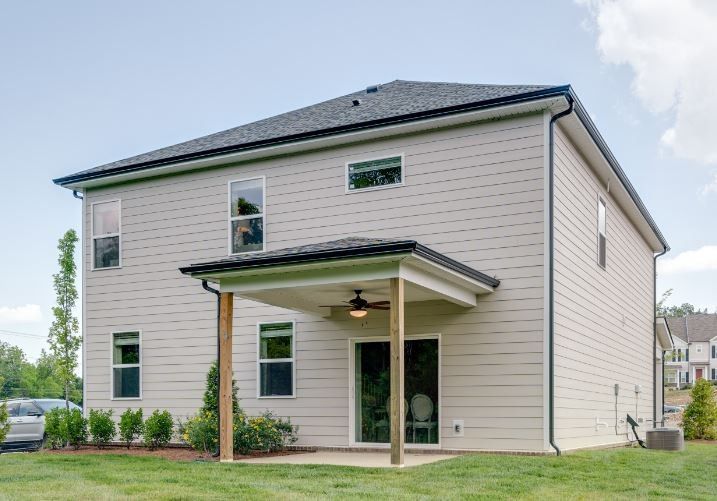 2761 Sparrowgap Trail