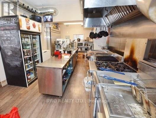 270 COXWELL AVE