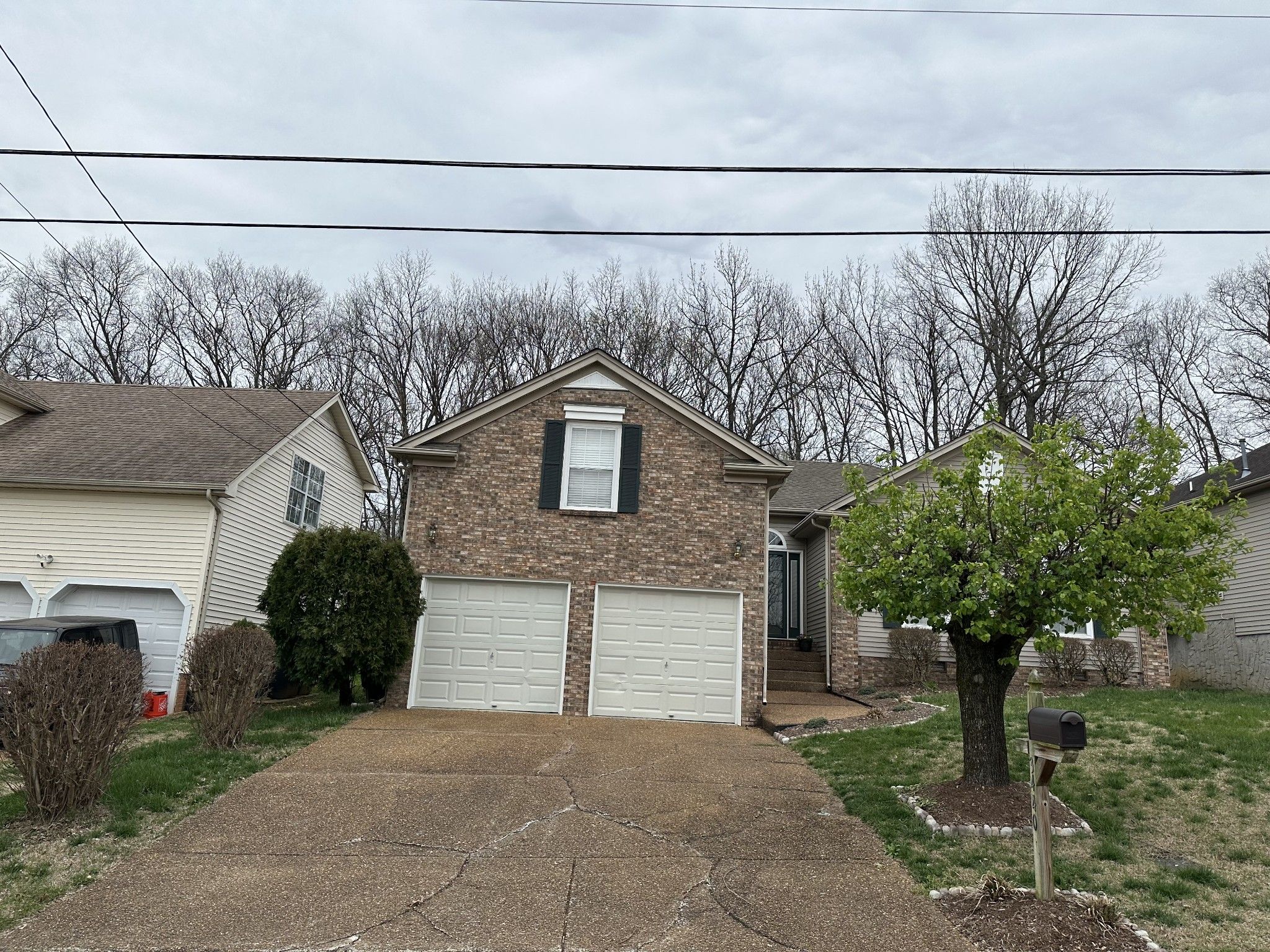 3440 Calais Cir