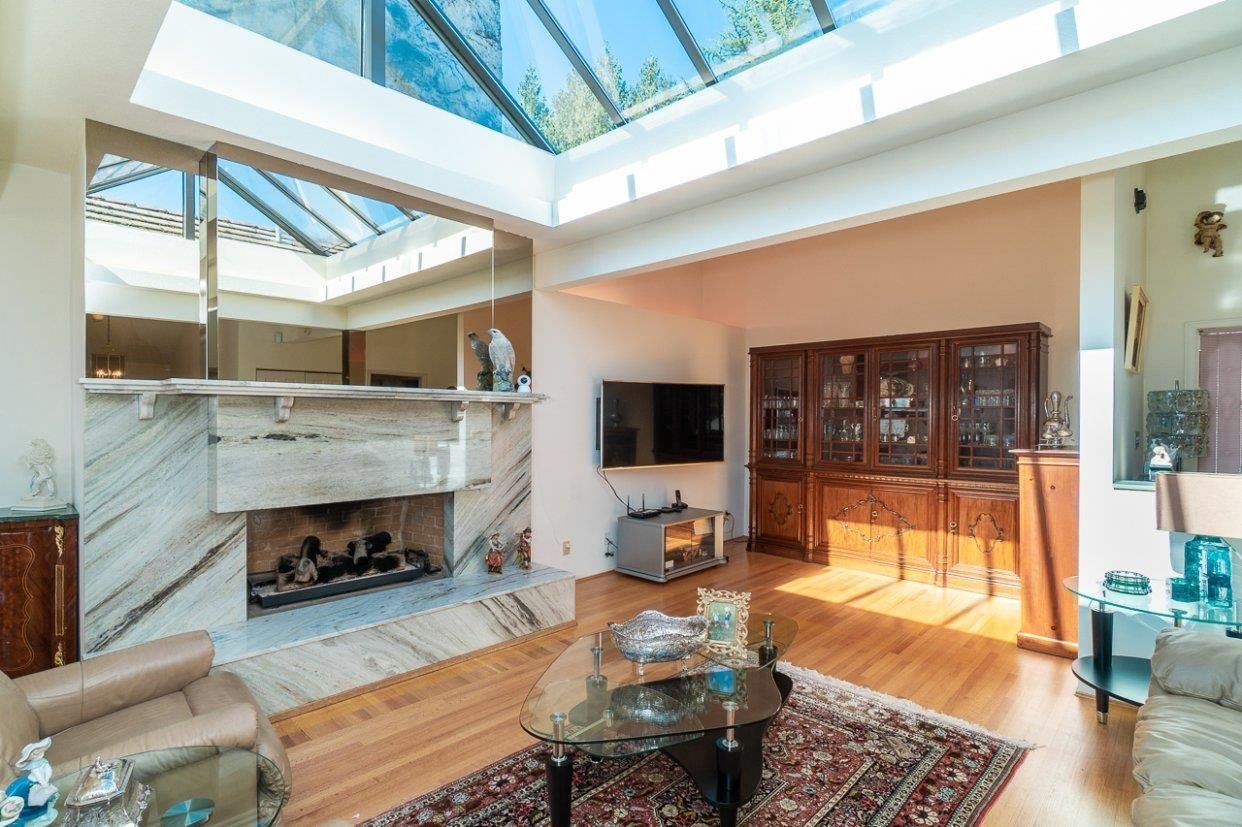 2289 WESTHILL DRIVE