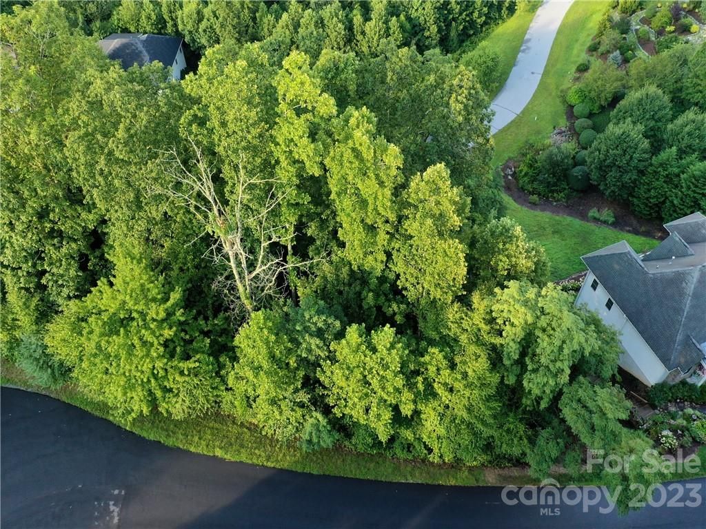 1904 Bay Laurel Lane